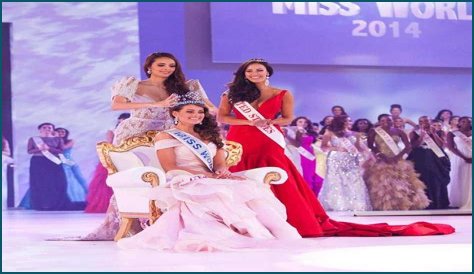 Thando Hopa biography: age, place of birth, nationality, partner, siblings, family, parents, education, images, agency, Vogue and Instagram